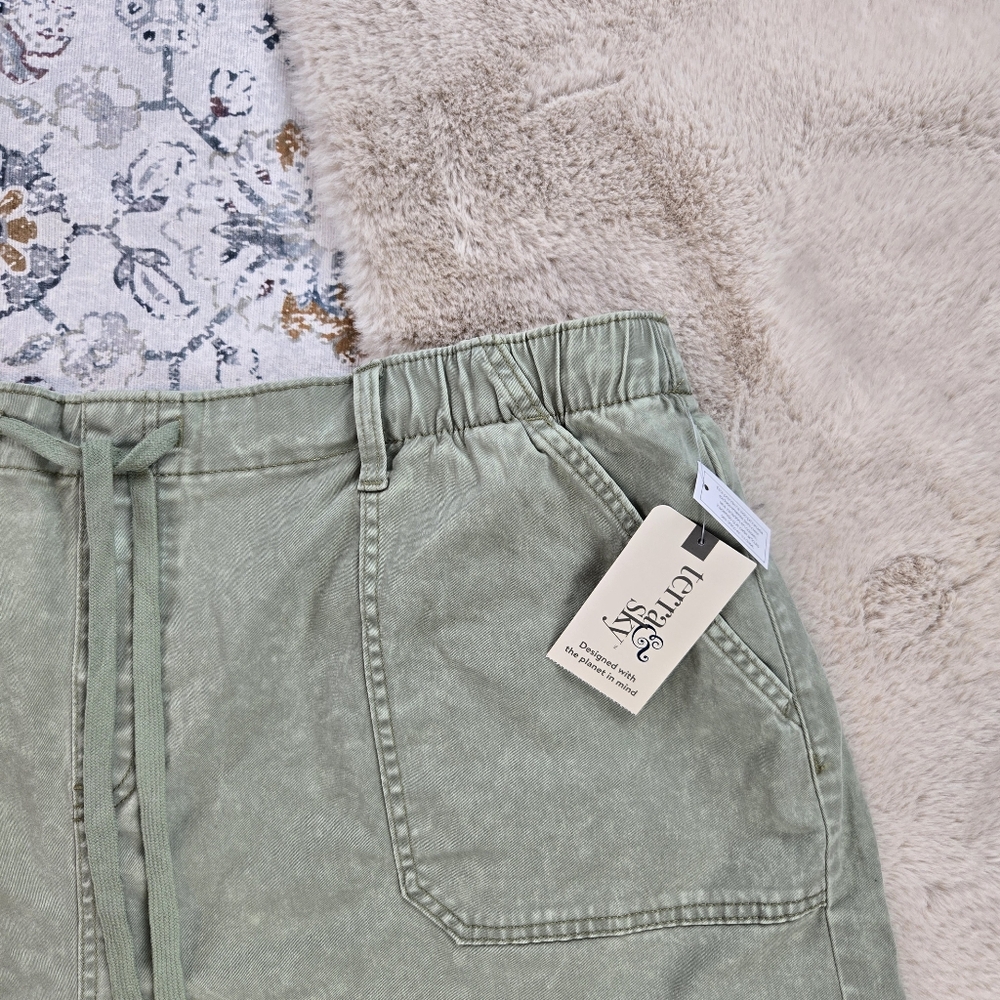 Terra & Sky Women’s Plus Size Pull On Denim Shorts Sage Wash Green 2X (20W-22W) - Picture 8 of 11
